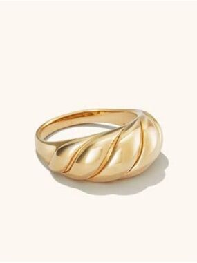 Mejuri Croissant Dôme Ring Gold Vermeil size 6 (slightly bent)